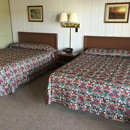 Colonial Hotel-Motel Buckhannon 外观 照片